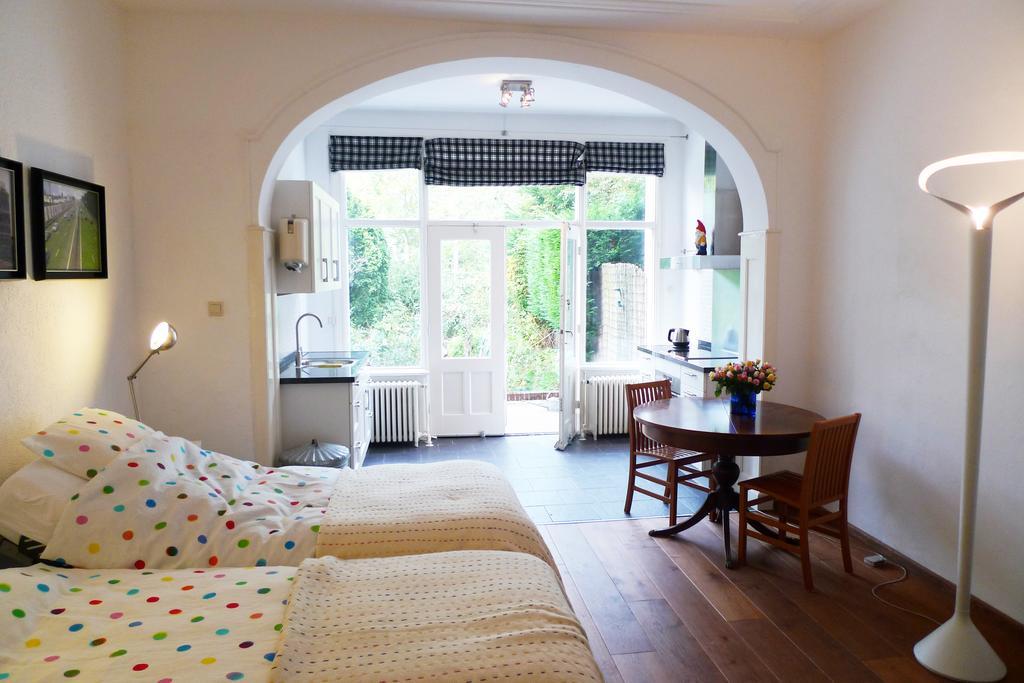 Bed & Breakfast Walenburg Rotterdam Værelse billede